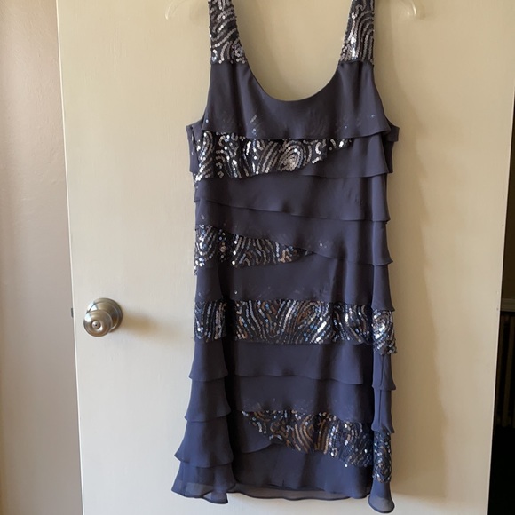 Dress - Picture 5 of 6